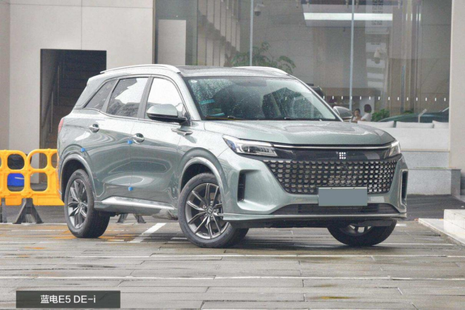 大7座新能源SUV - 蓝电E5综合优惠至高3万5，启辰大V DD-i要怎么比？